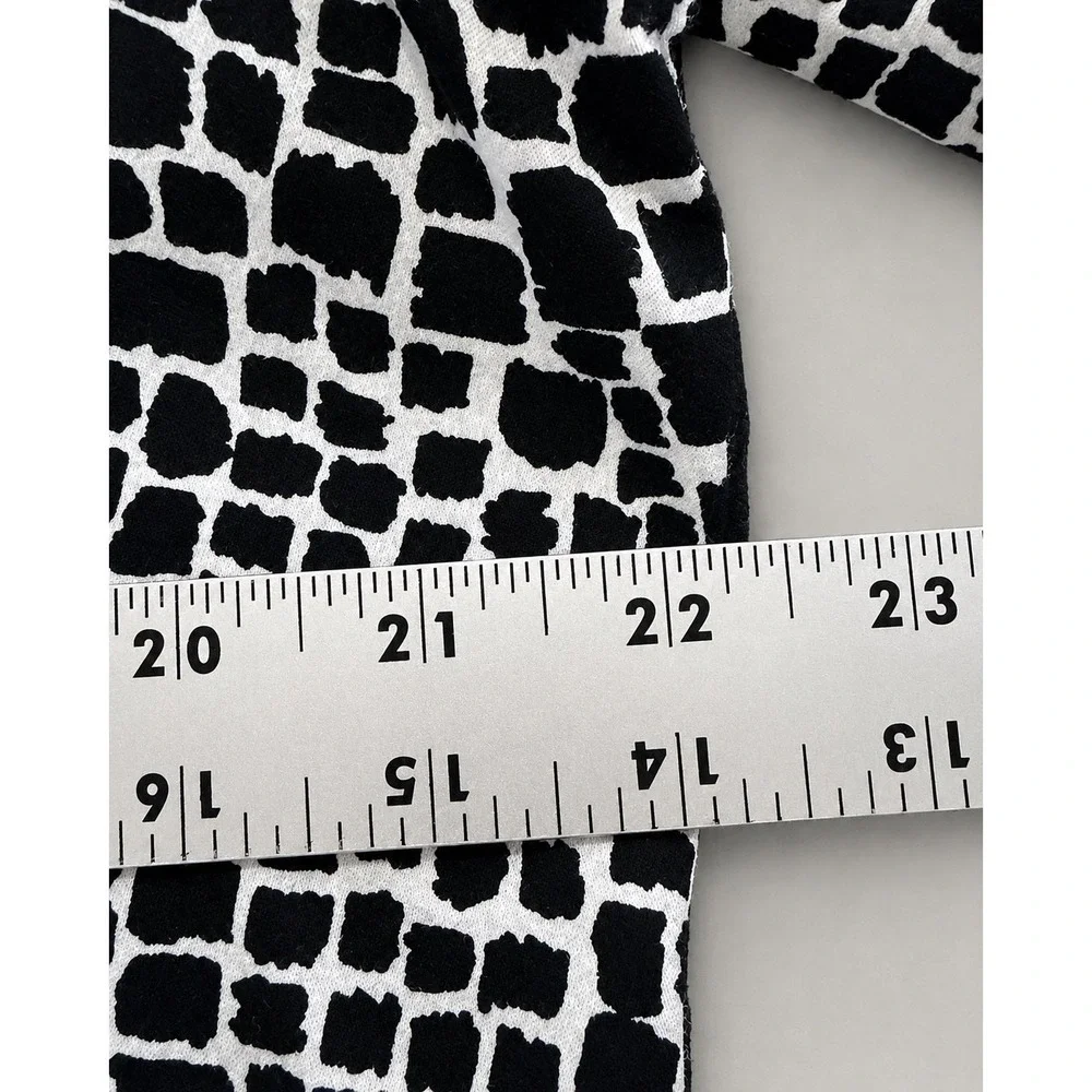 Orvis Shirt Women 16 Black White Geometric Wrinkle Free Cotton Button Down